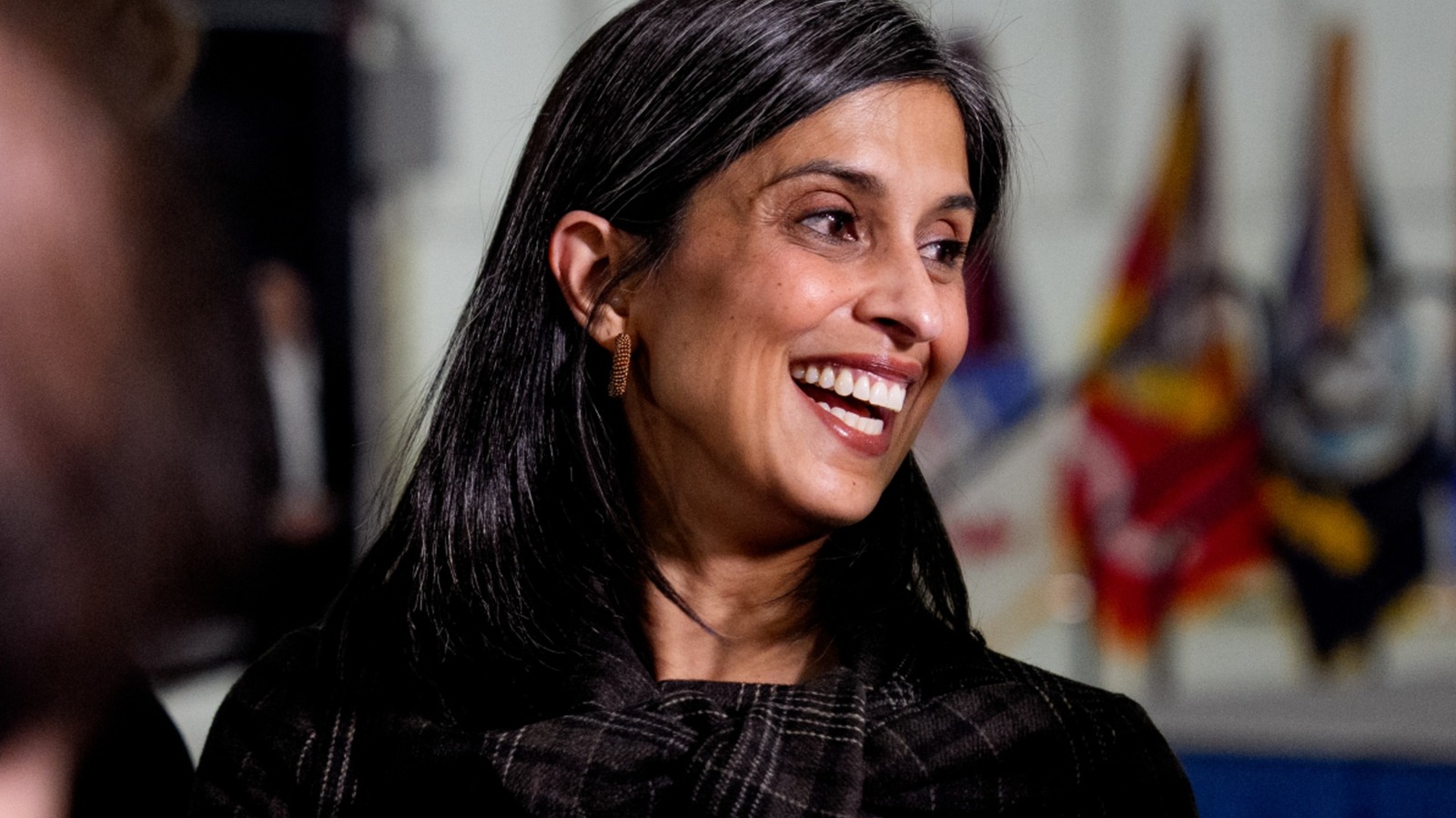 Las desafortunadas elecciones de zapatos de Usha Vance arruinan demasiados conjuntos