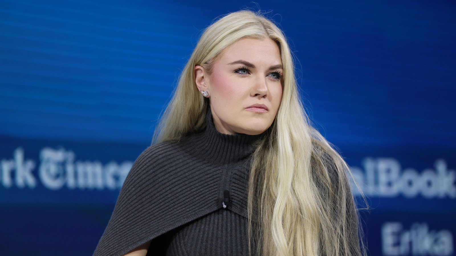 La caída de las extensiones de cabello de Erika Kirk alcanza un nuevo mínimo en la despedida de soltera de Palm Beach