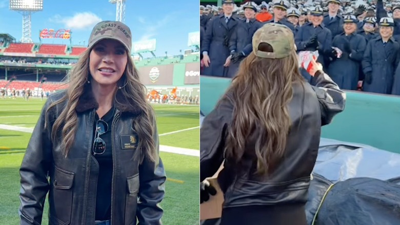 Kristi Noem con extensiones de cabello desiguales mientras visitaba la Guardia Costera en 2025.