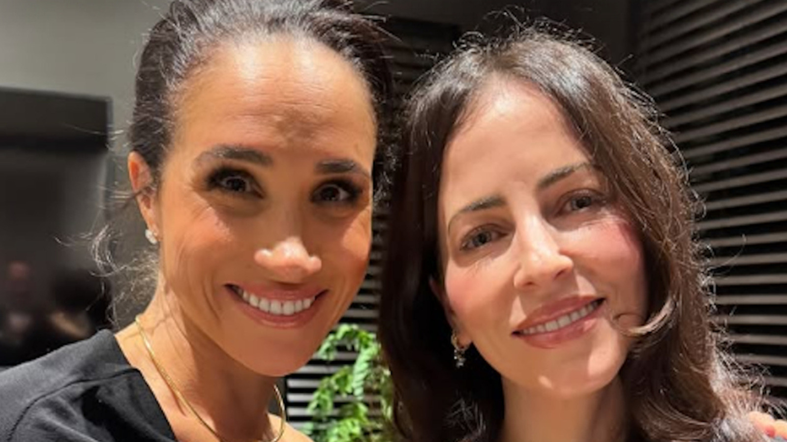 Meghan Markle demuestra que está libre de las reglas de estilo real con un ajuste 'inapropiado' para su viaje a Australia