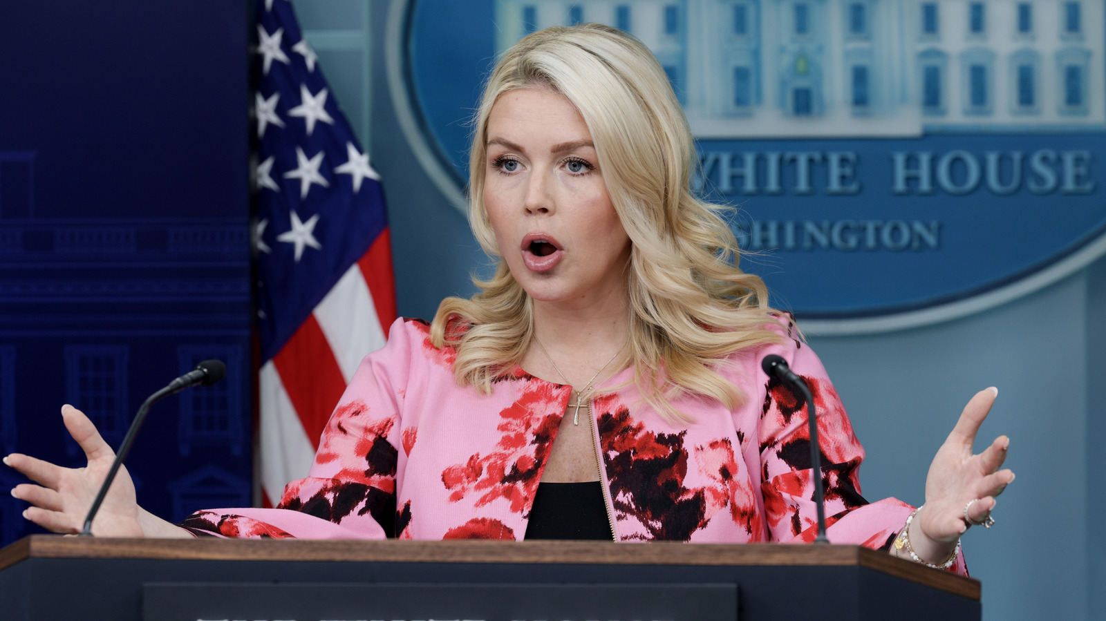 Los atuendos más poco favorecedores que ha usado Karoline Leavitt