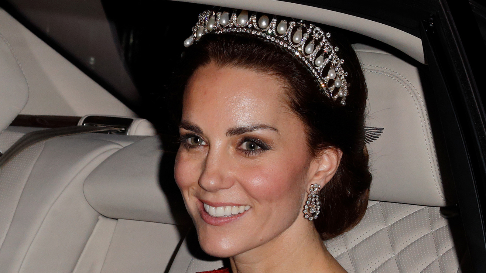 9 veces que Kate Middleton usó las joyas de la princesa Diana, en fotos