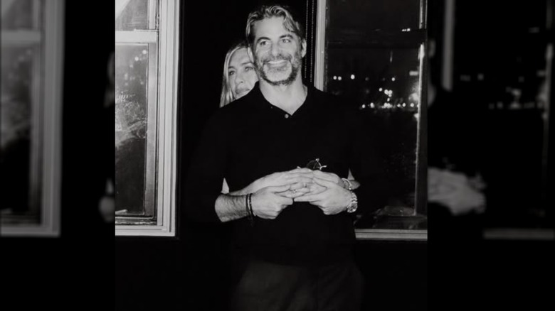 Jennifer Aniston abraza a Jim Curtis