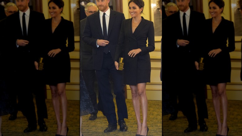 Meghan Markle en la foto con el príncipe Harry con un vestido corto tipo blazer negro
