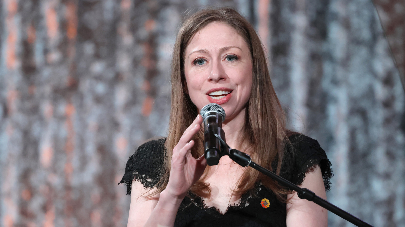 Banderas rojas en el matrimonio de Chelsea Clinton que simplemente no podemos ignorar