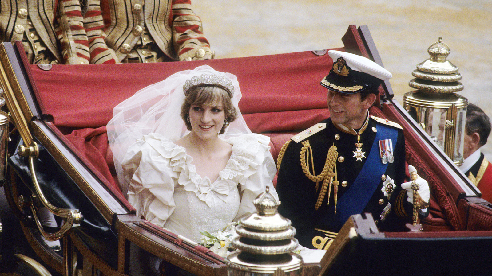 Dentro de los códigos de vestimenta en algunas de las bodas reales modernas más importantes