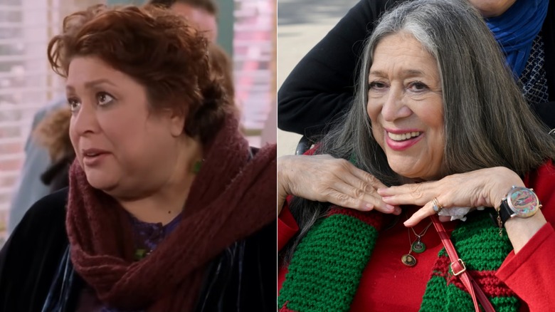 Imagen dividida de Liz Torres en Gilmore Girls a la izquierda y posando con las manos junto a la cara a la derecha.