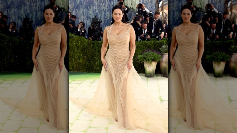 Ashley Graham posa en la Met Gala