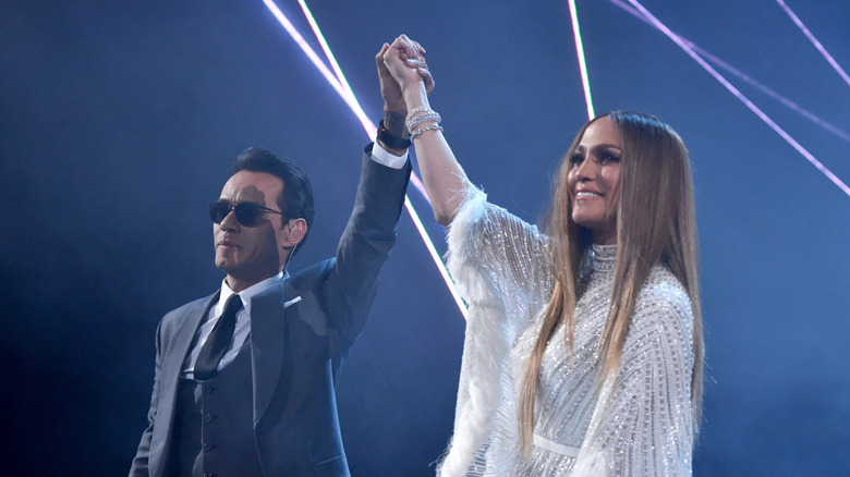 Marc Anthony y la cantante y actriz Jennifer Lopez se presentan en la 17.ª Entrega Anual del Latin Grammy el 17 de noviembre de 2016.