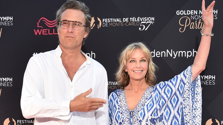 Bo Derek y John Corbett en el Festival de Televisión de Montecarlo