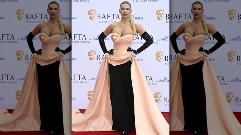 Christine McGuinness posa en la alfombra roja de los premios BAFTA TV