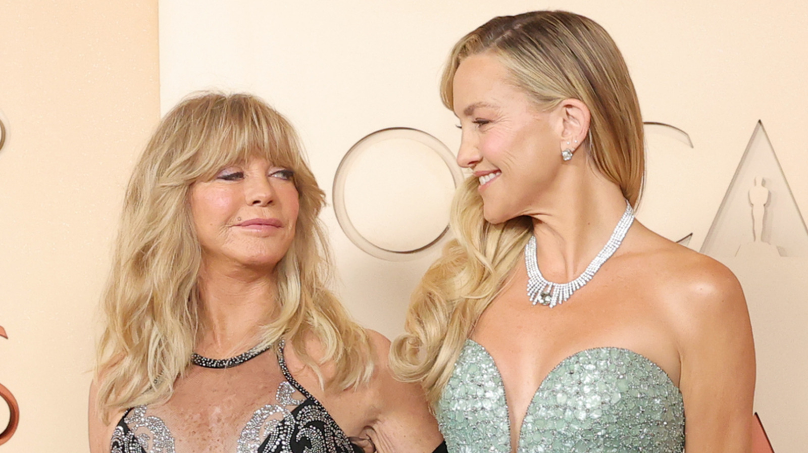 Momentos adorables entre Goldie Hawn y su hija Kate Hudson a lo largo de los años
