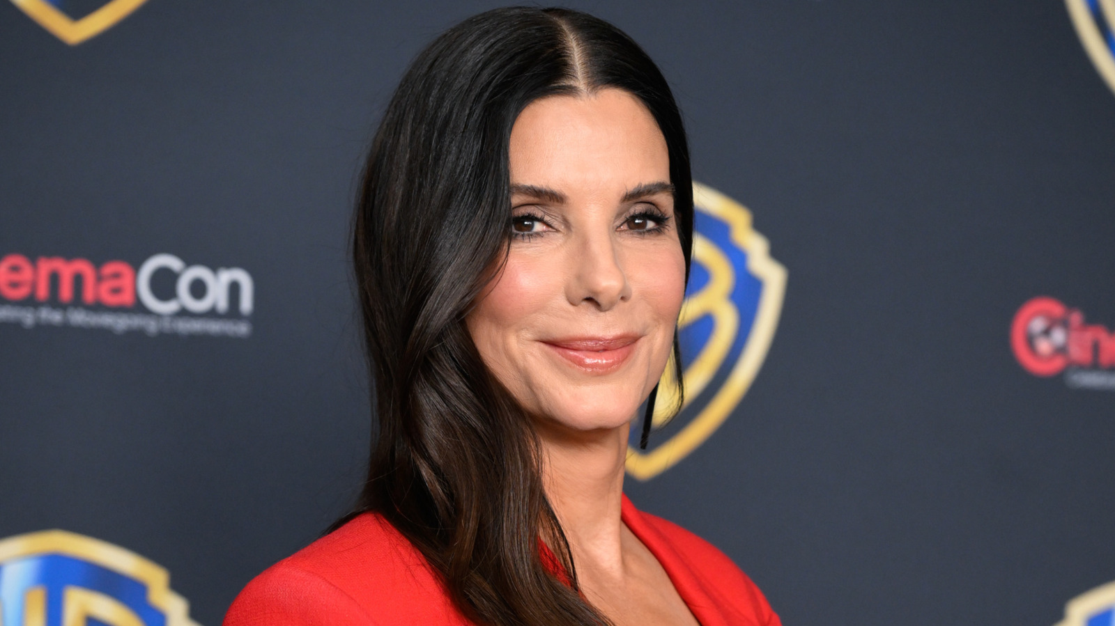 Sandra Bullock volvió a actuar con una dura reprimenda a los lugares de trabajo que no son amigables para los padres