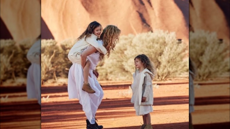 Nicole Kidman posa con sus hijas