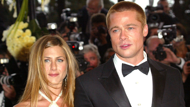 Jennifer Aniston y Brad Pitt con cabello rubio