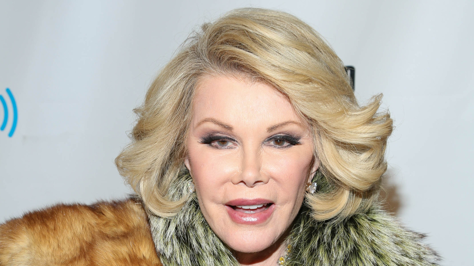 Los looks de cabello más icónicos de Joan Rivers demuestran que puedes volverte aún más fabuloso a medida que envejeces