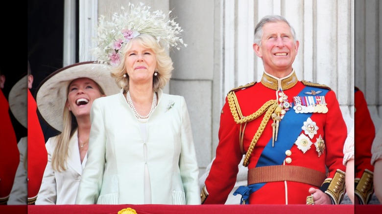 El rey Carlos y la reina Camilla en la ceremonia Trooping the Colour en 2008