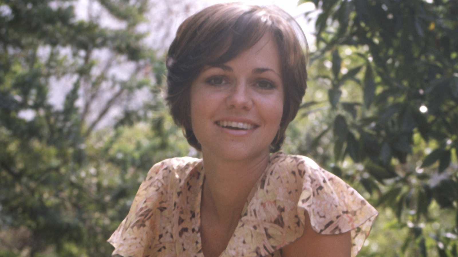 Fotos de los momentos mejor vestidos de Sally Field en los años 70