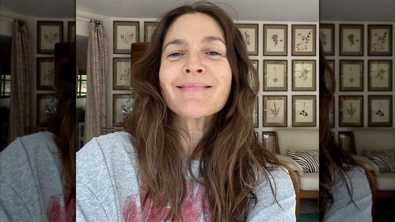 Drew Barrymore publica una selfie de sí misma sin maquillaje en Instagram