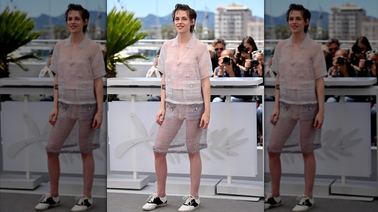 Kristen Stewart luciendo un terrible outfit de Chanel en el Festival de Cine de Cannes 2026