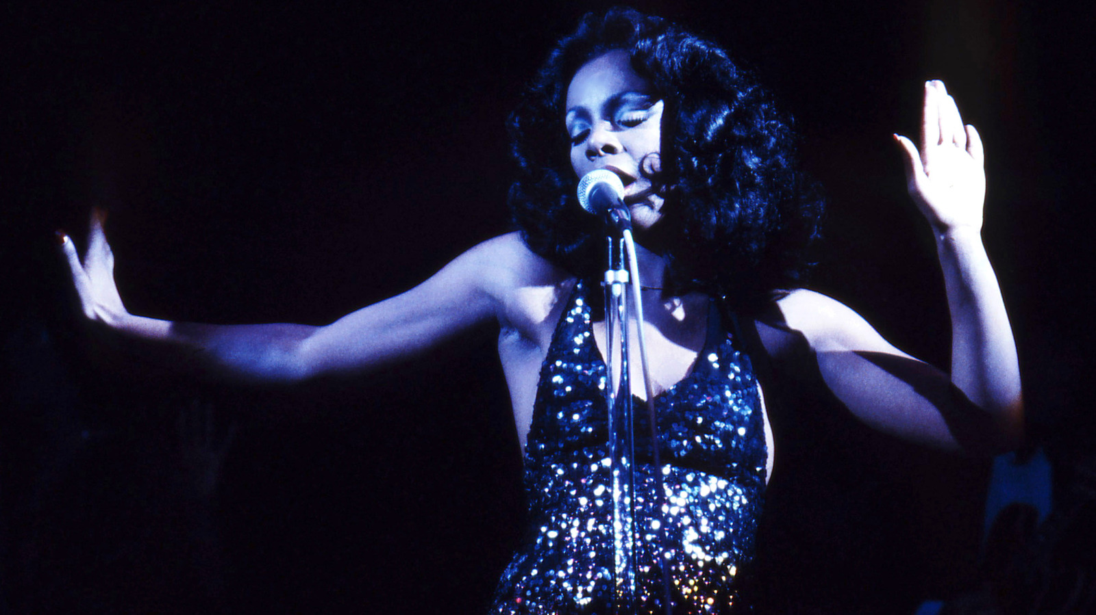 9 fotos de Donna Summer que demuestran que es la reina de la discoteca