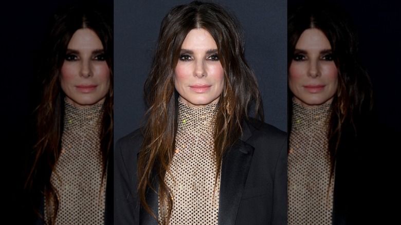 Sandra Bullock con ondas voluminosas en 