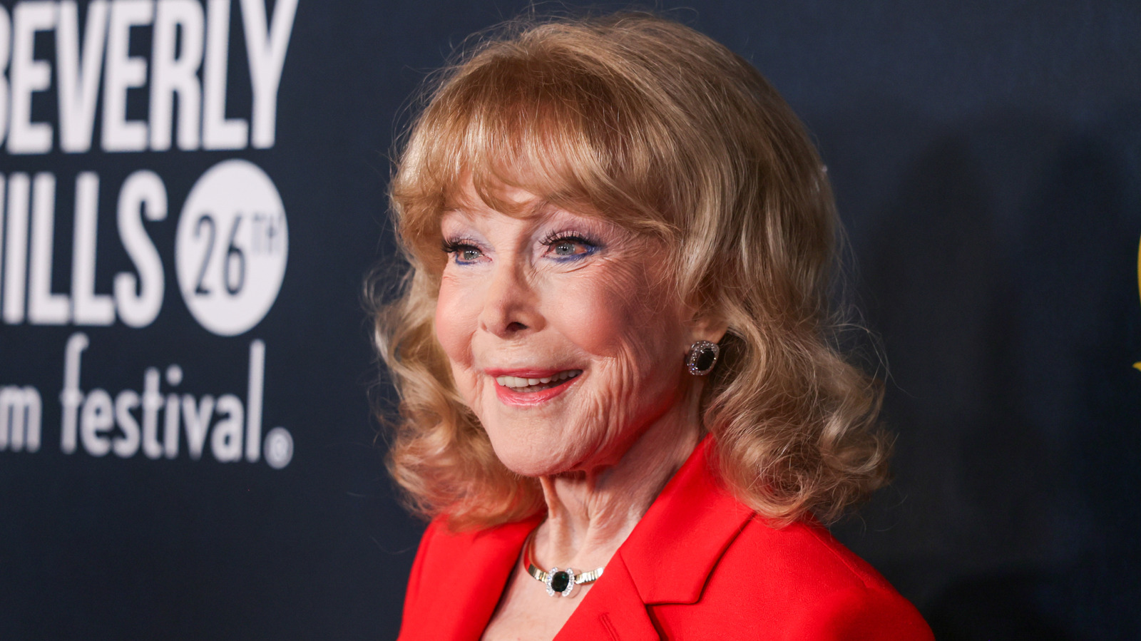 Sueño con la impresionante transformación de Jeannie Star Barbara Eden, en fotos