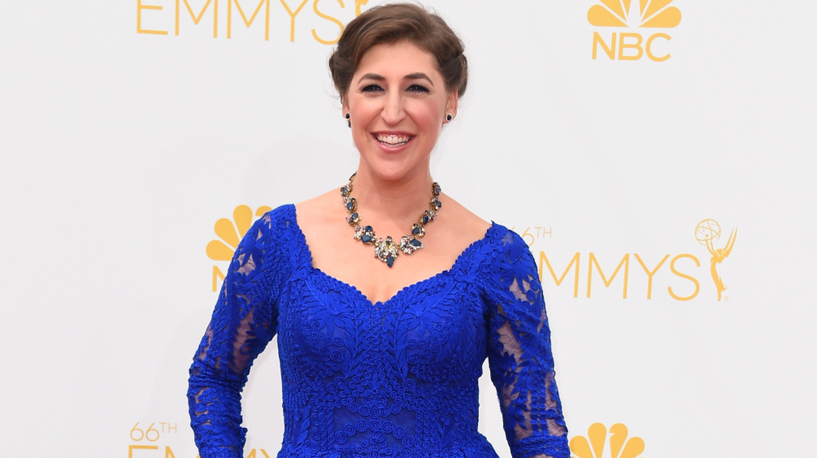 Mayim Bialik ha tenido algunos momentos magníficos en la alfombra roja