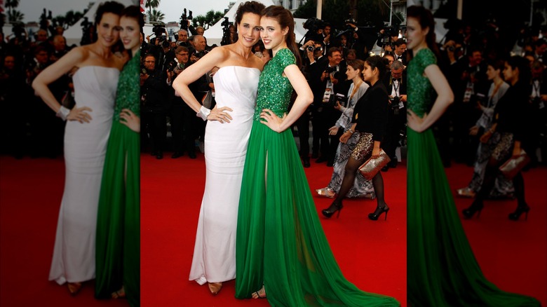 Andie MacDowell y su hija Margaret Qualley en 2012