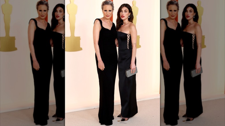Andie MacDowell y su hija Rainey Qualley en 2023