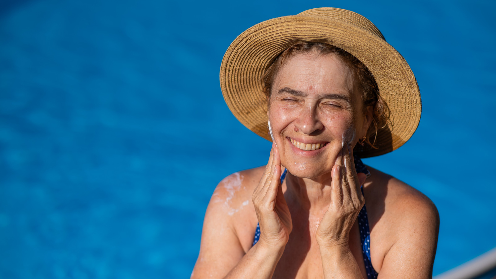 4 consejos para mantener sana la piel menopáusica este verano