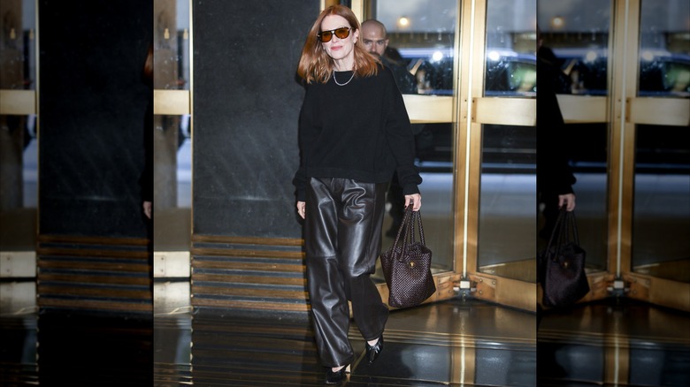 Julianne Moore afuera 
