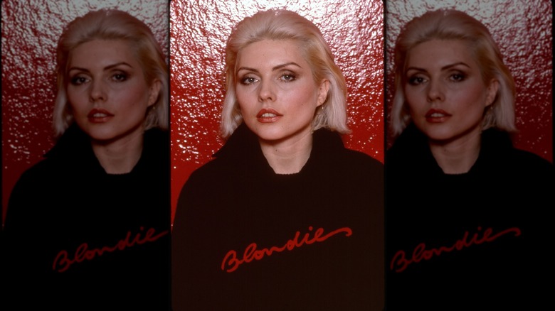 Debbie Harry de la banda estadounidense de punk rock Blondie, en Nueva York 1975
