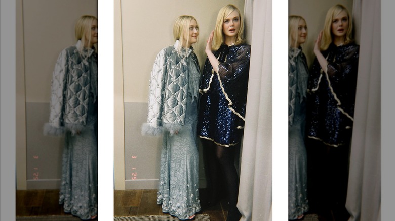 Dakota Fanning y Elle Fanning con vestidos brillantes