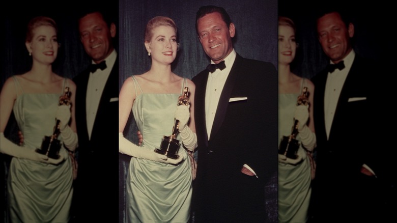 Grace Kelly y William Holden en los Oscar de 1955.