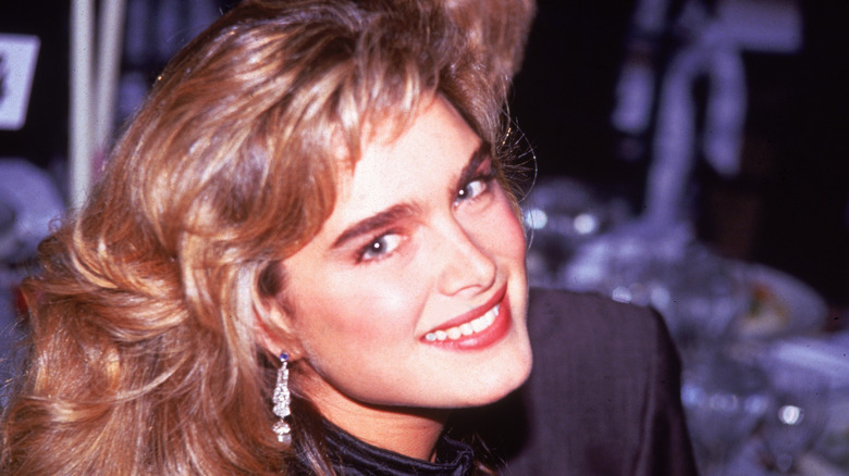 Brooke Shields sonriendo en la gala del American Film Institute, Washington, DC, 1989