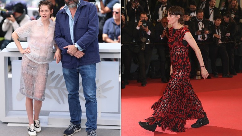 Imagen dividida de Kristen Stewart en el Festival de Cine de Cannes, luciendo un conjunto transparente con zapatos de montar a la izquierda y un vestido rojo con botas negras a la derecha.