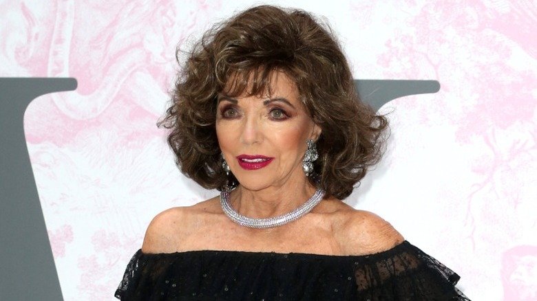 Joan Collins asistió a una fiesta en Londres en 2019