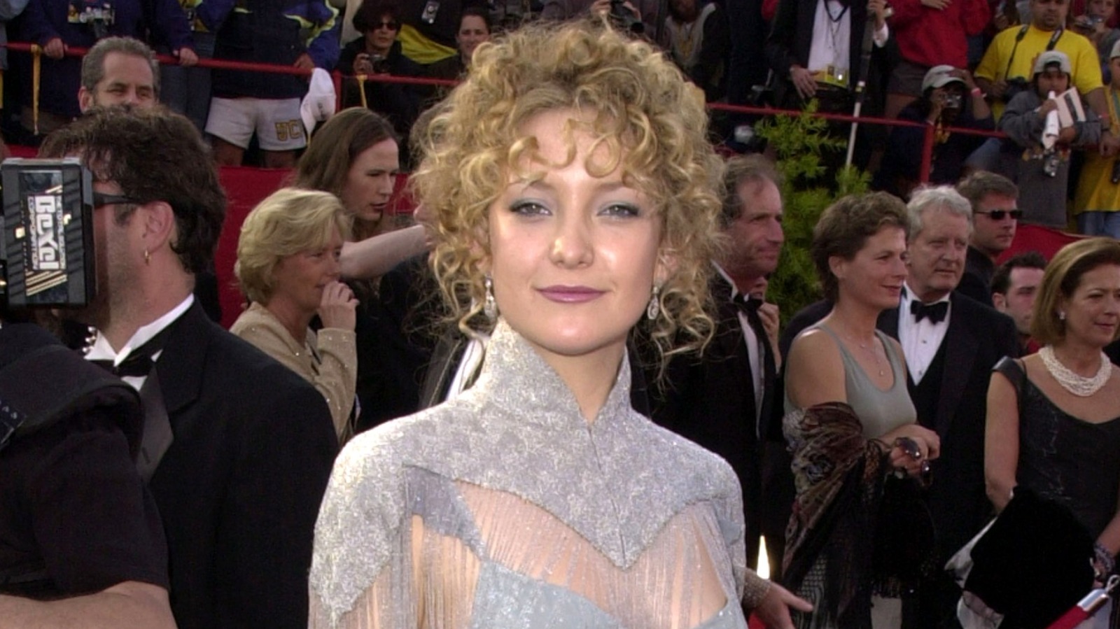 El look de Kate Hudson en los Oscar de 2001 apareció en las listas de las peor vestidas, pero a ella todavía le encanta (y a nosotros también)