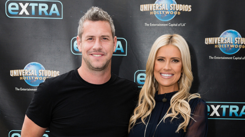 Christina Haack y Ant Anstead sonriendo durante su visita 