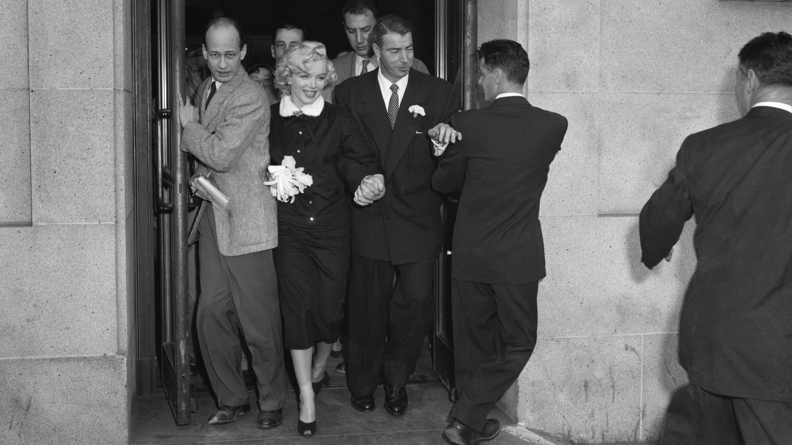 10 fotos retrospectivas de antiguas bodas de estrellas de Hollywood que son más que cautivadoras