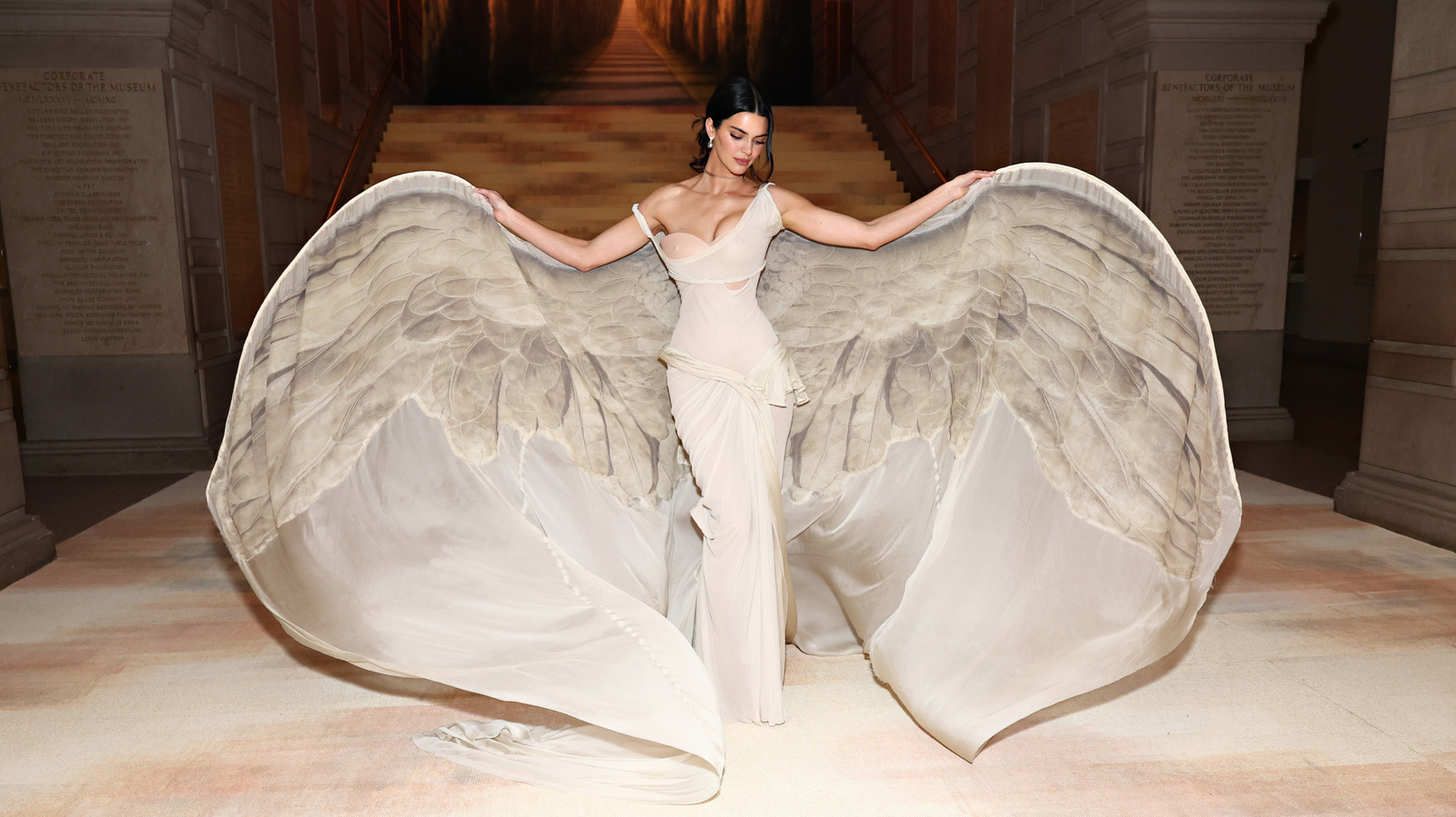 9 trajes de alfombra roja con etiquetas de precios deslumbrantes