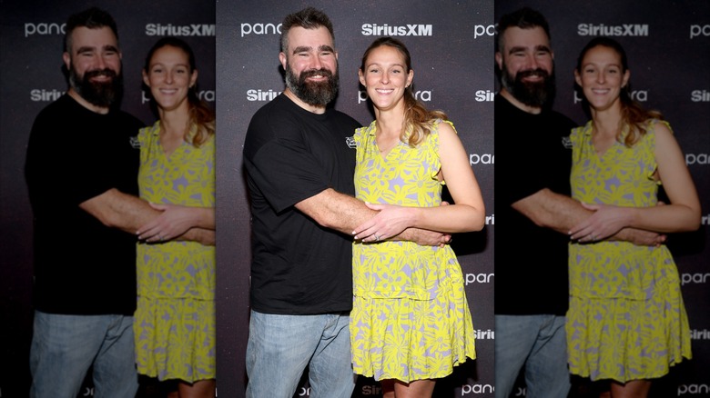 Kylie Kelce y Jason Kelce en la alfombra roja