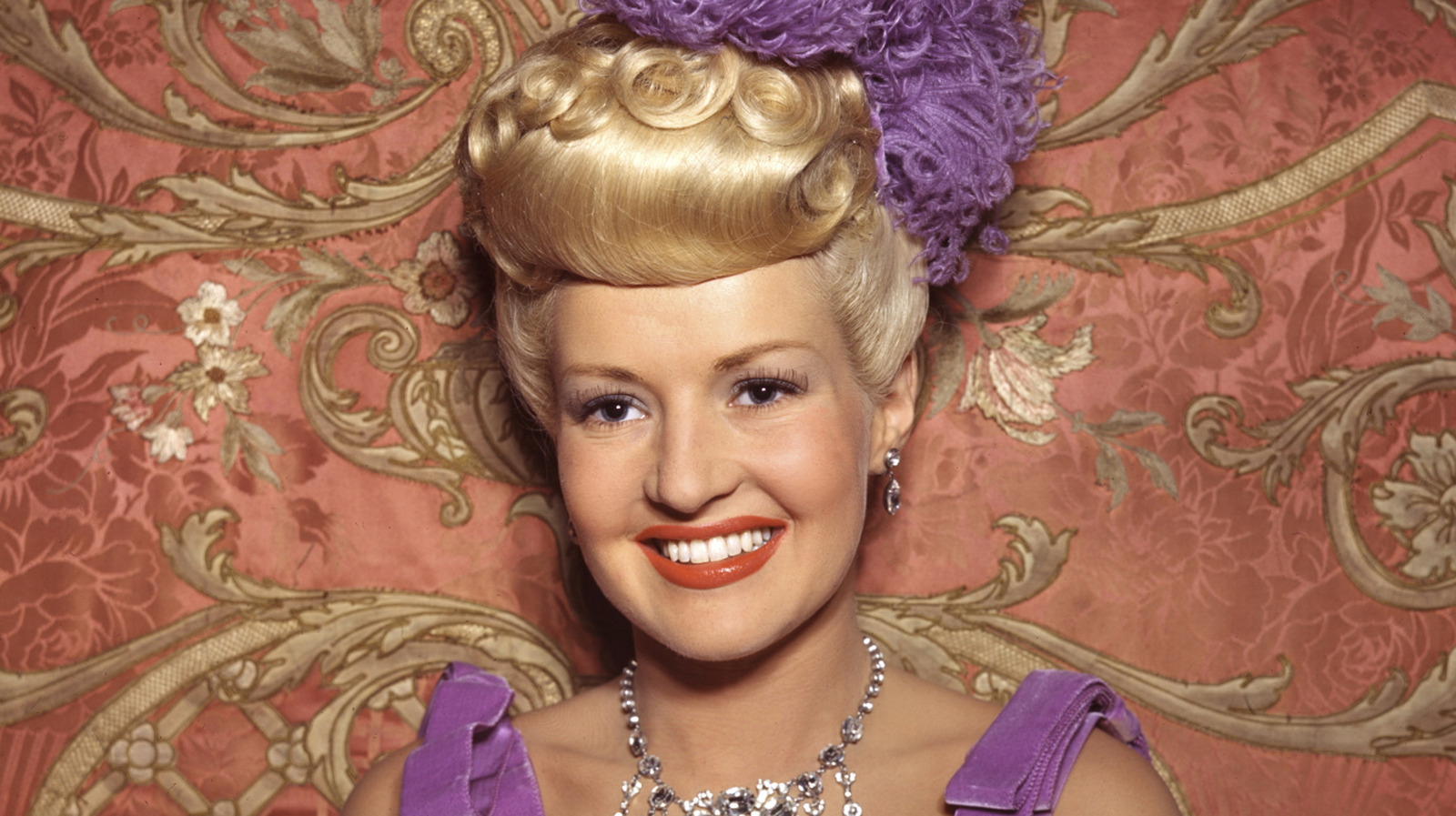 La vieja estrella de Hollywood Betty Grable tuvo el chisme perfecto para todos los obsesionados con sus piernas