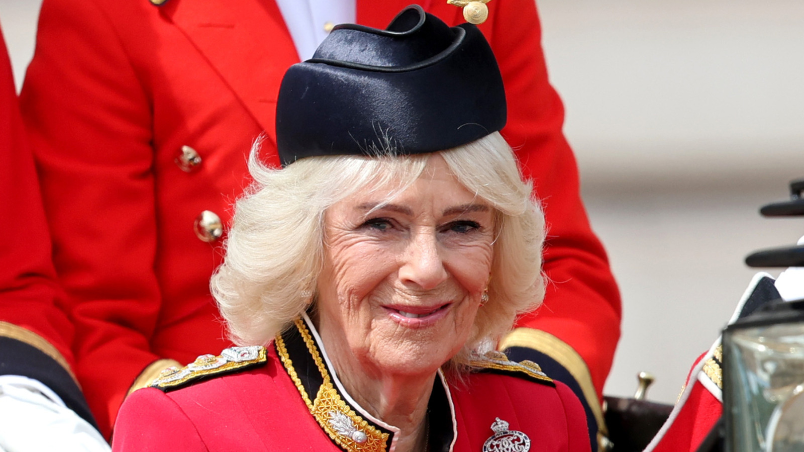 El voluminoso Bob de los años 70 de la reina Camilla en Trooping The Color 2026 es perfecto para que lo copien las mujeres mayores