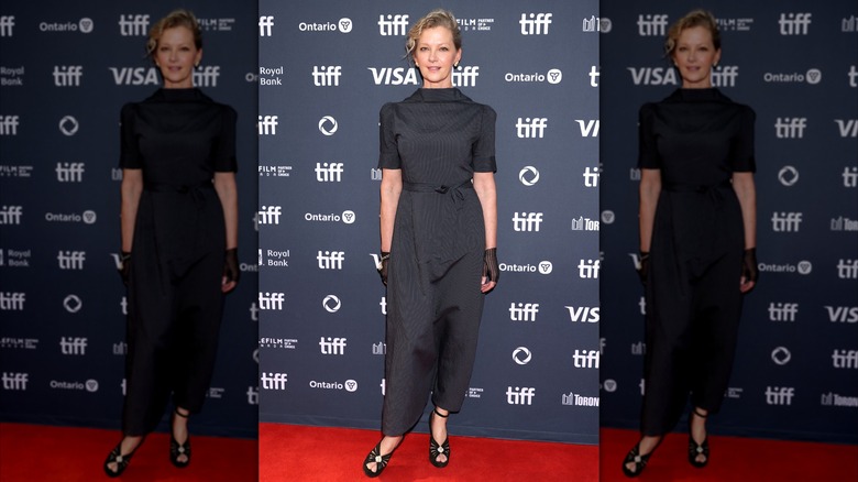 Gretchen Mol en la alfombra roja en 2024