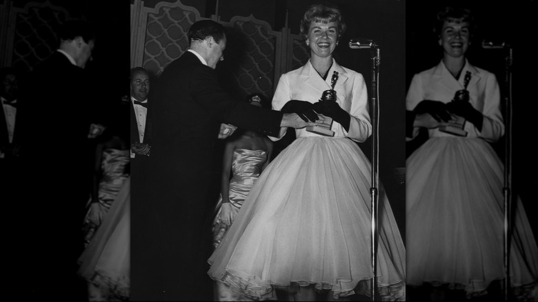 Doris Day gana el premio a la Película Favorita del Mundo en la 15ª edición de los Globos de Oro en Hollywood en 1958
