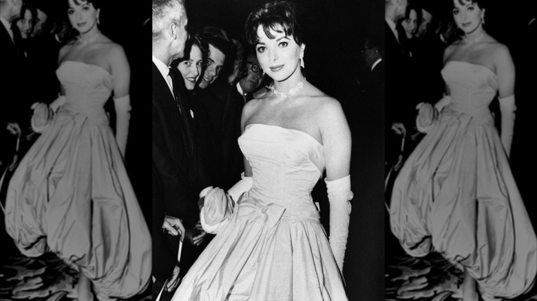 Joan Collins en la 30ª edición de los Premios de la Academia en marzo de 1958