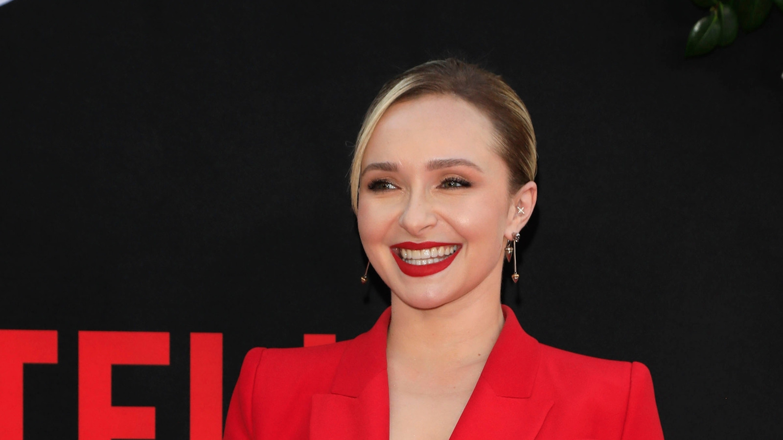 La textura natural del cabello de Hayden Panettiere es tan impresionante