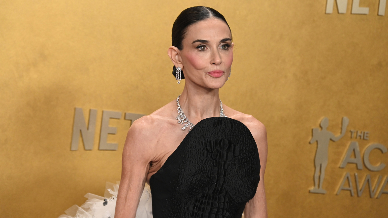 La rutina de bienestar de Demi Moore deja espacio para algunas delicias no tan saludables: 'No soy perfecta'